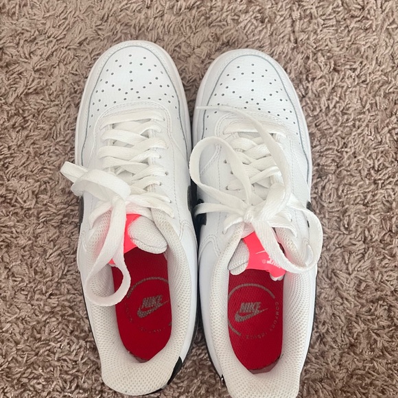 Airforces - Picture 7 of 7